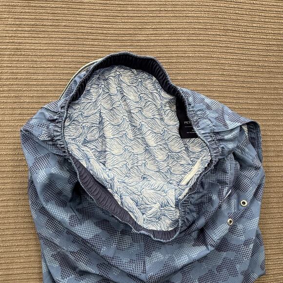 Peter Millar Swim Shorts Mens Medium Blue Camo Stretch Trunks Swimwear Boardwalk - Picture 7 of 7